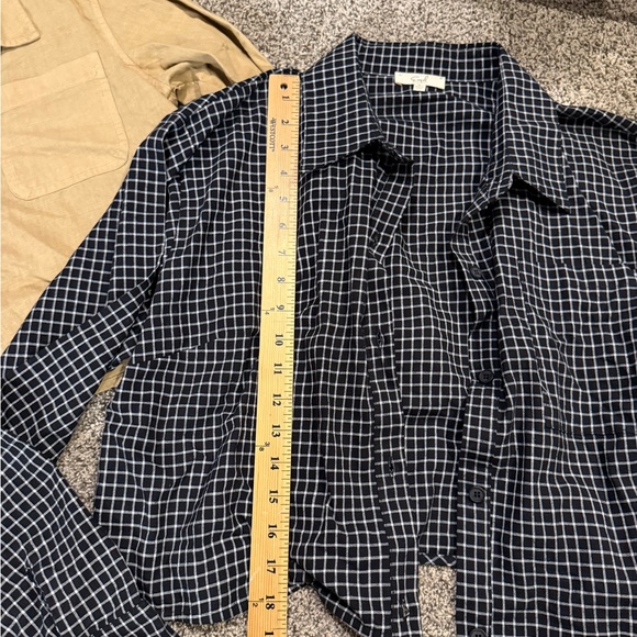 EUC LOT OF 3 Universal Thread Long Sleeve Cropped Button Shirt medium tan navy B - Picture 8 of 11